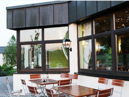 照片: Herzingers am Flugplatz Mößling